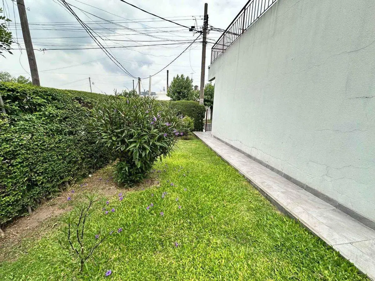 CASA EN VENTA 3 AMBIENTES EN HURLINGHAM 4