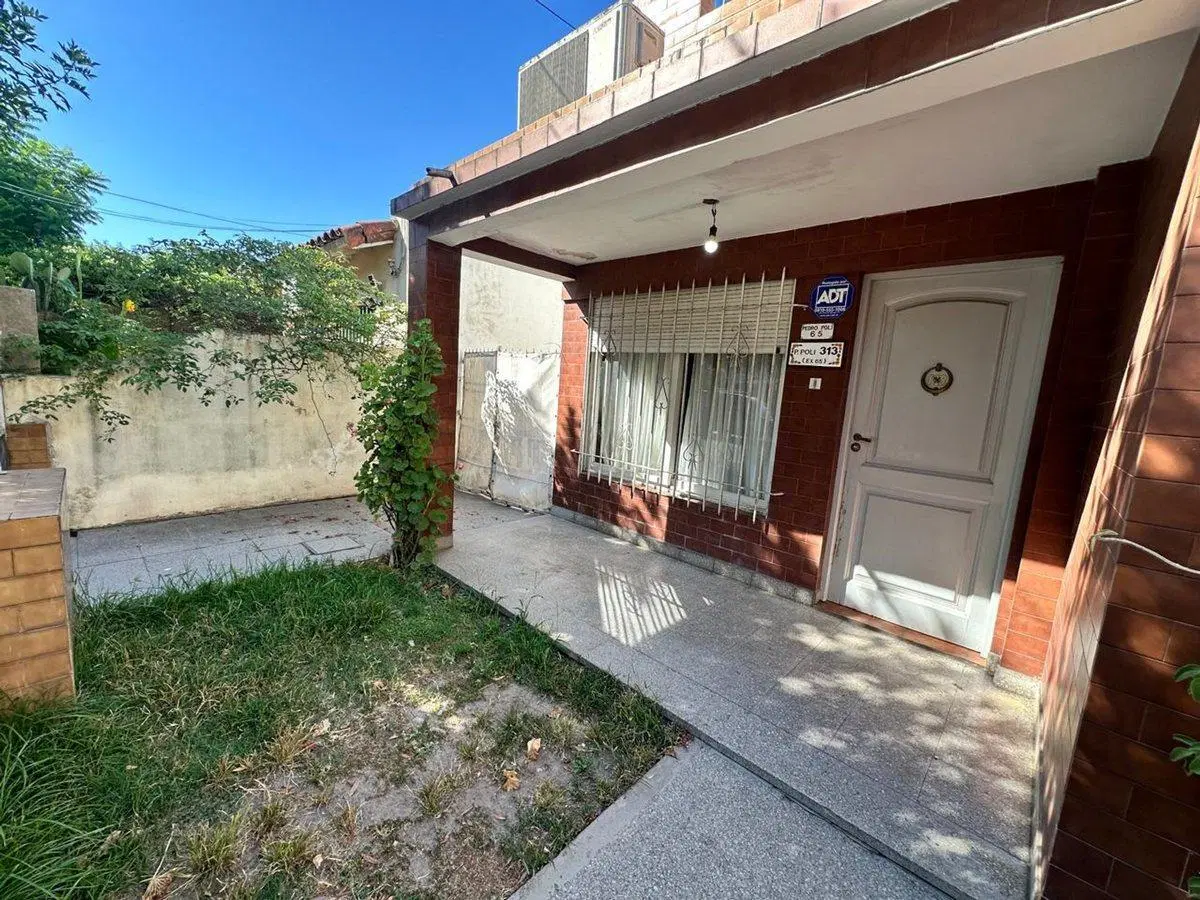 CASA EN VENTA 3 AMBIENTES HURLINGHAM APTO CREDITO 2