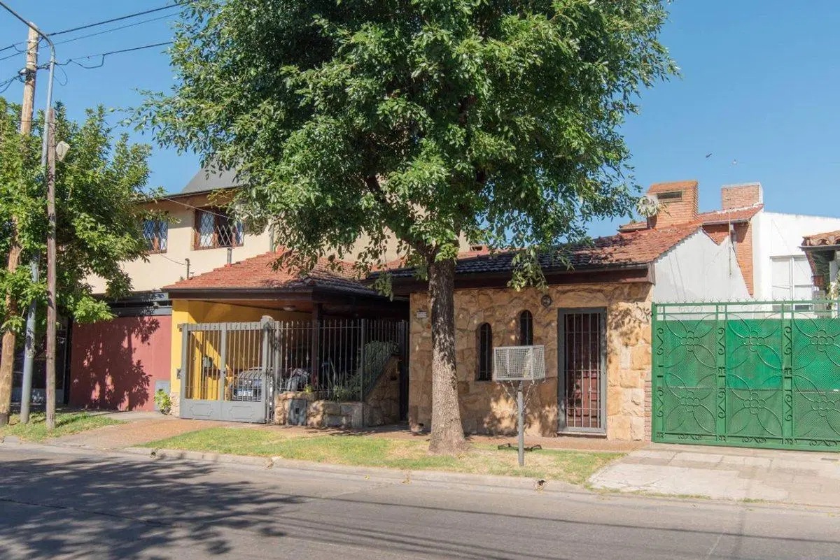 VENTA CASA 5 AMBIENTES HURLINGHAM APTO CRÉDITO 5