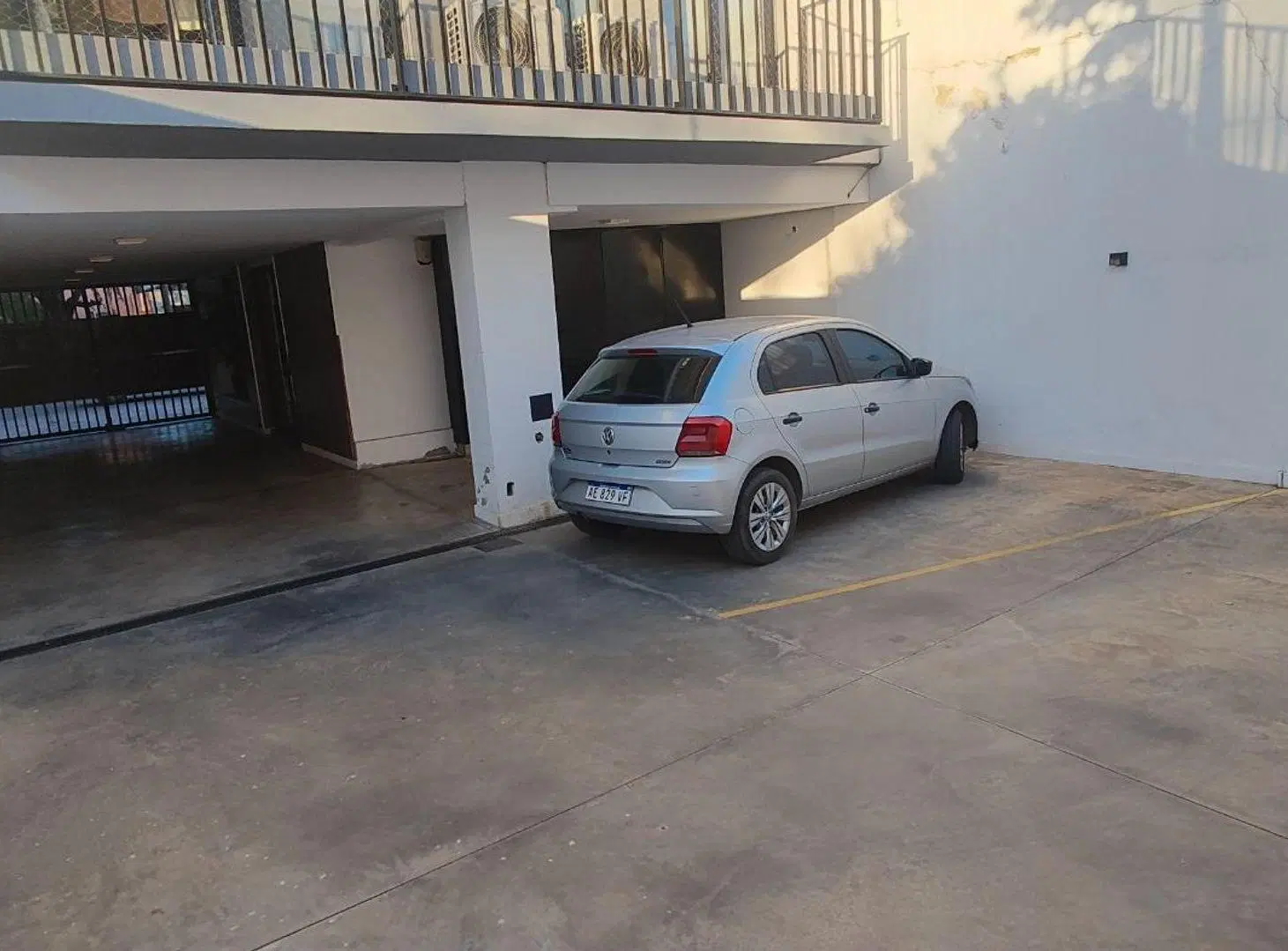 ALQUILER dpto 2 amb. c/Balcón y Cochera 5