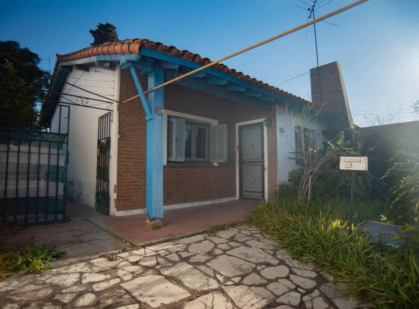 VENTA CASA HURLINGHAM OPORTUNIDAD A REFACCIONAR 2