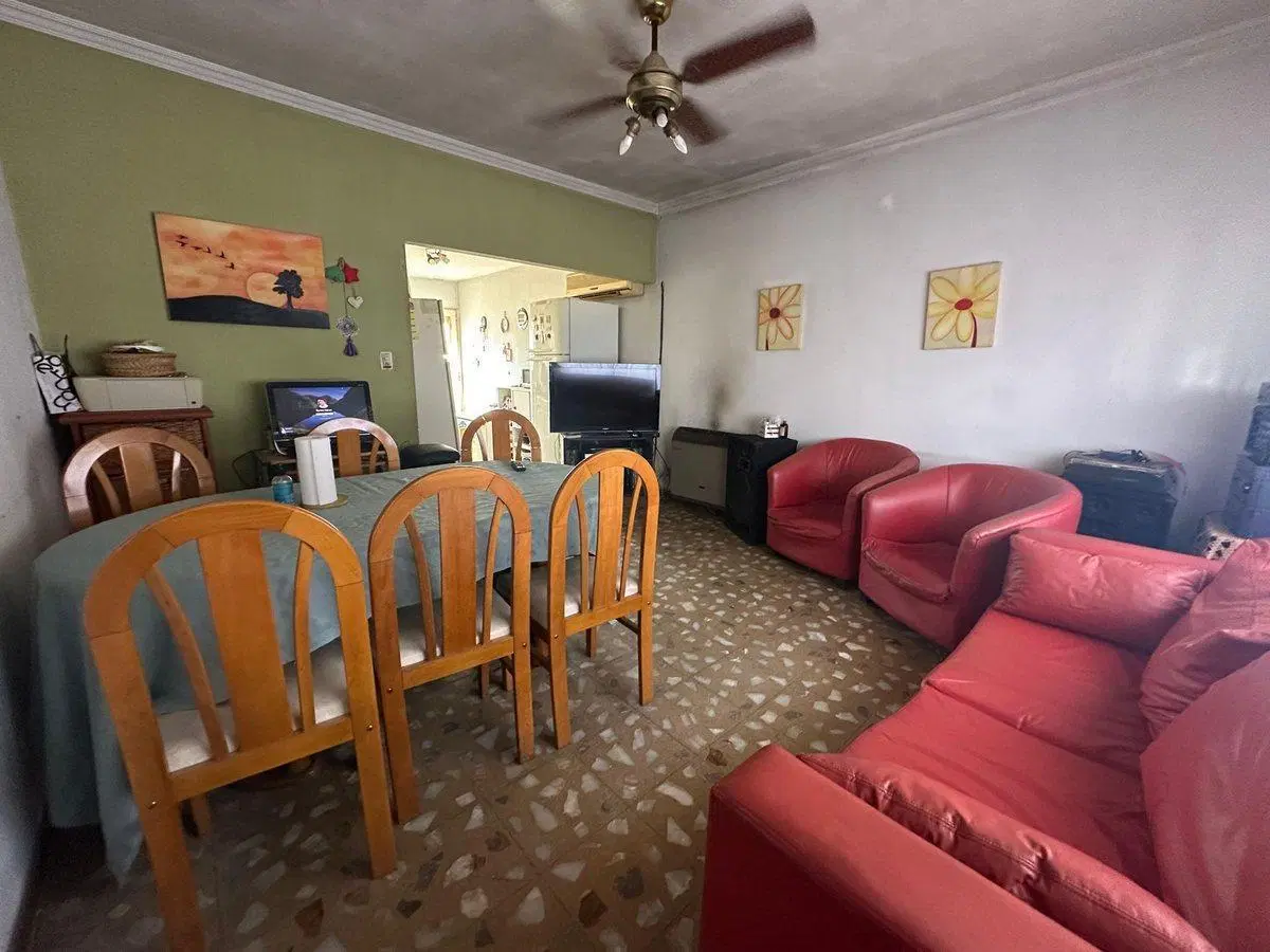 Venta casa 3amb Hurlingham zona Municipalidad 2