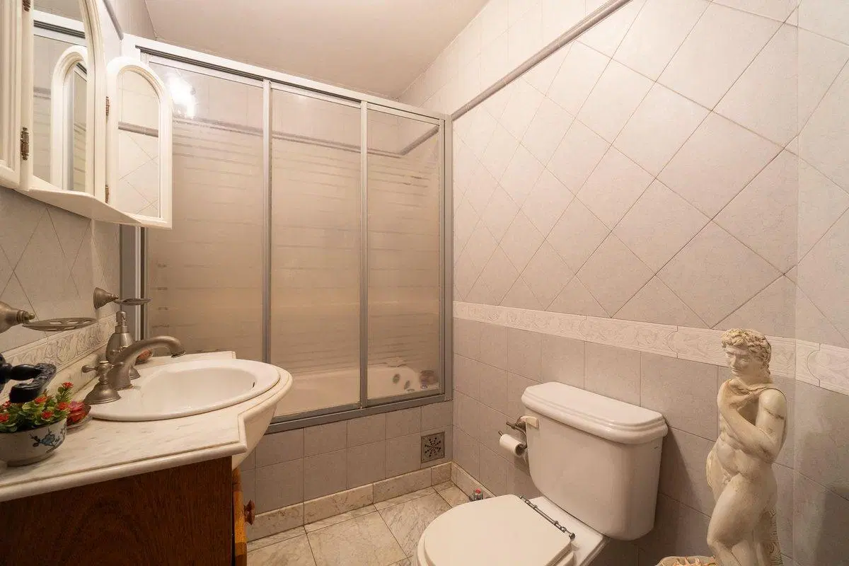 Venta casa 5amb Hurlingham 2