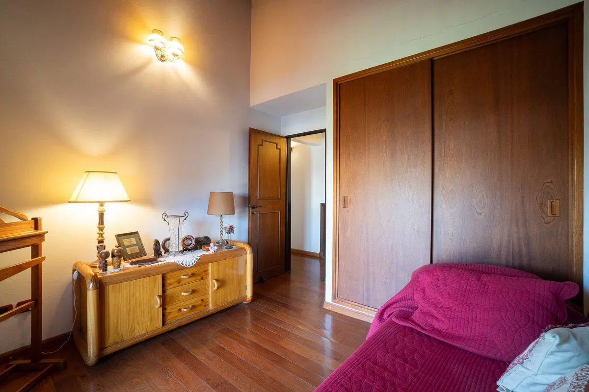 Venta casa 5amb Hurlingham 5