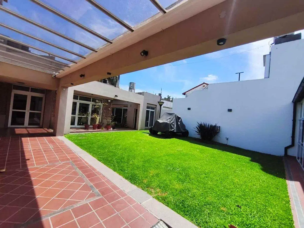 Venta Imponente Casa 7 AMB Bernal O Quincho Pileta 3