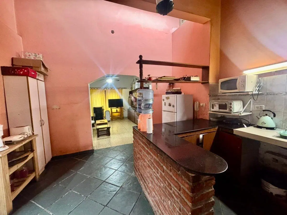 VENTA CASA 4 AMBIENTES HURLINGHAM ACEPTA  PERMUTA 8