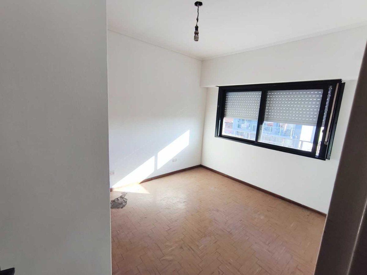 Foto de Alquiler Depto 3 Amb Luminoso en Villa Tesei, imagen 3