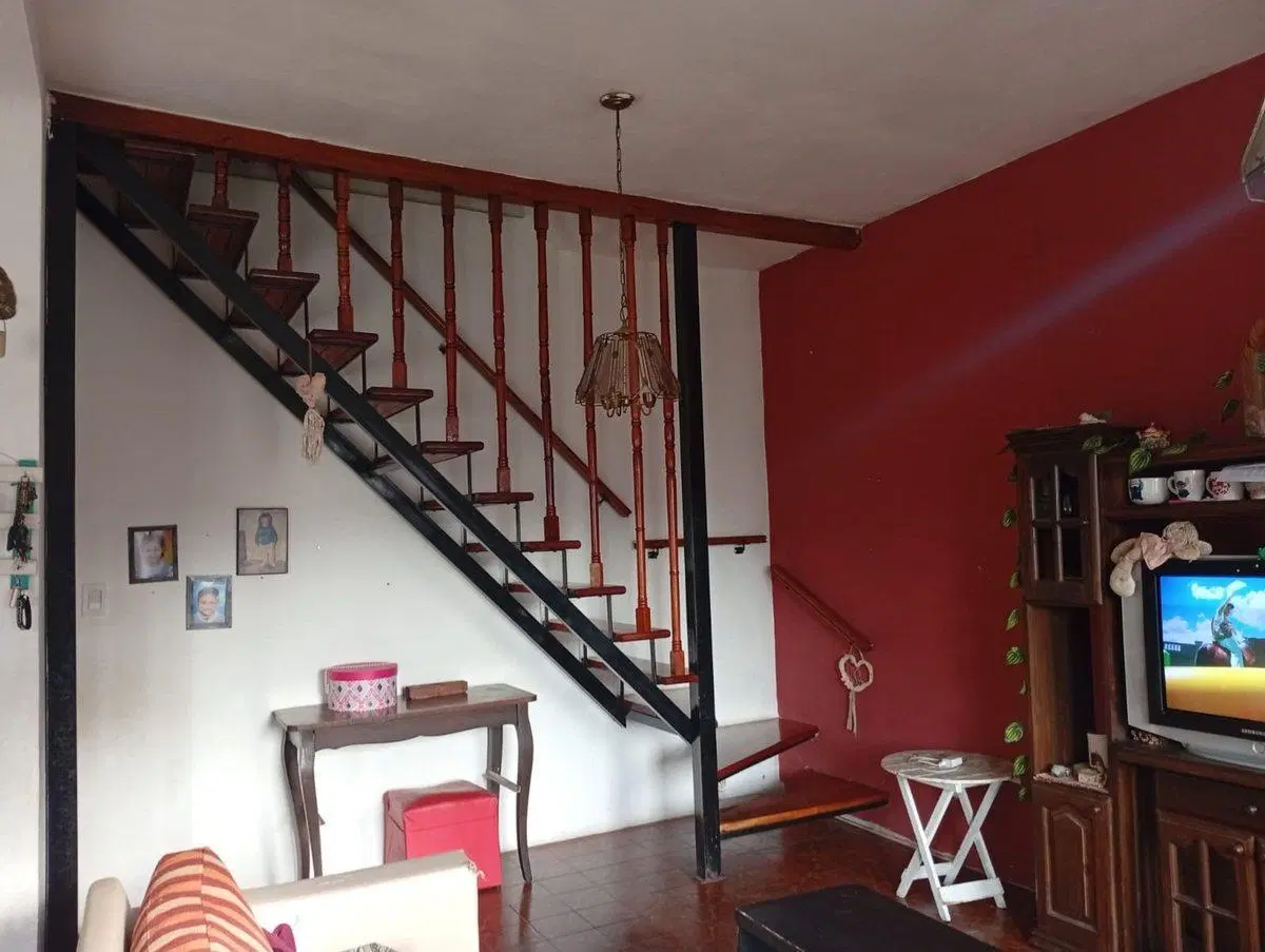 Casa 5 amb. en VENTA en El Palomar. PERMUTA 8