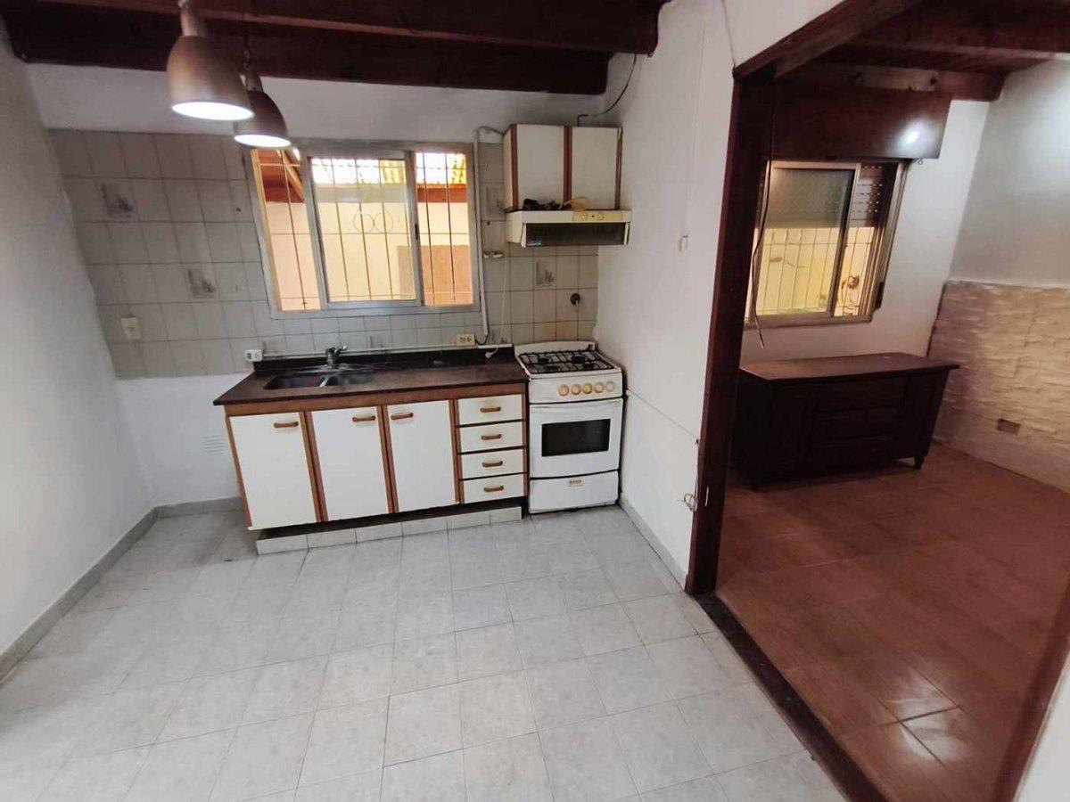 Foto de Venta PH 3 AMB 2 dormitorios Parrilla Cochera, imagen 2