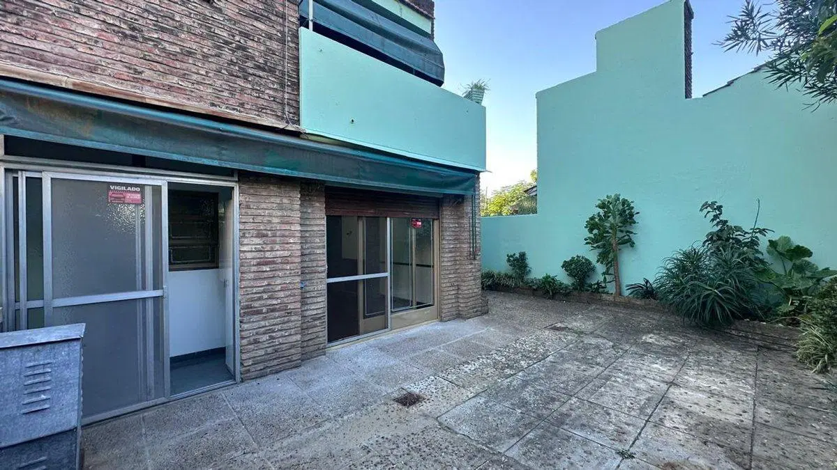 Venta casa 4amb Hurlingham 5 esquinas 8