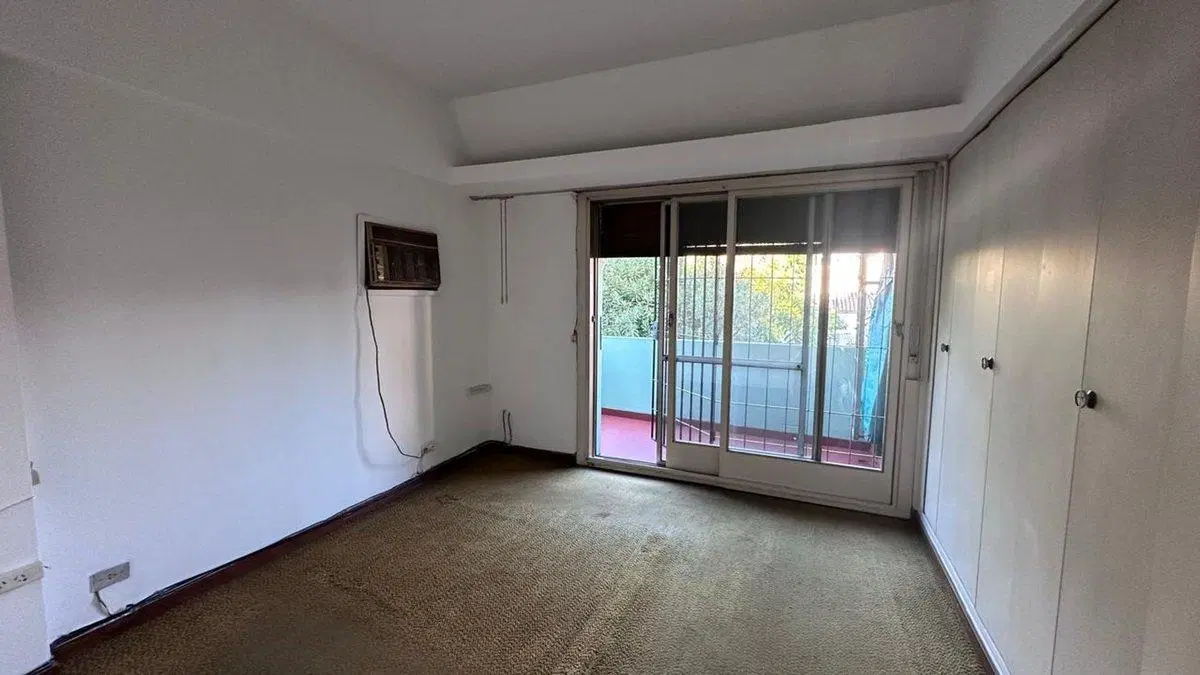 Venta casa 4amb Hurlingham 5 esquinas 3