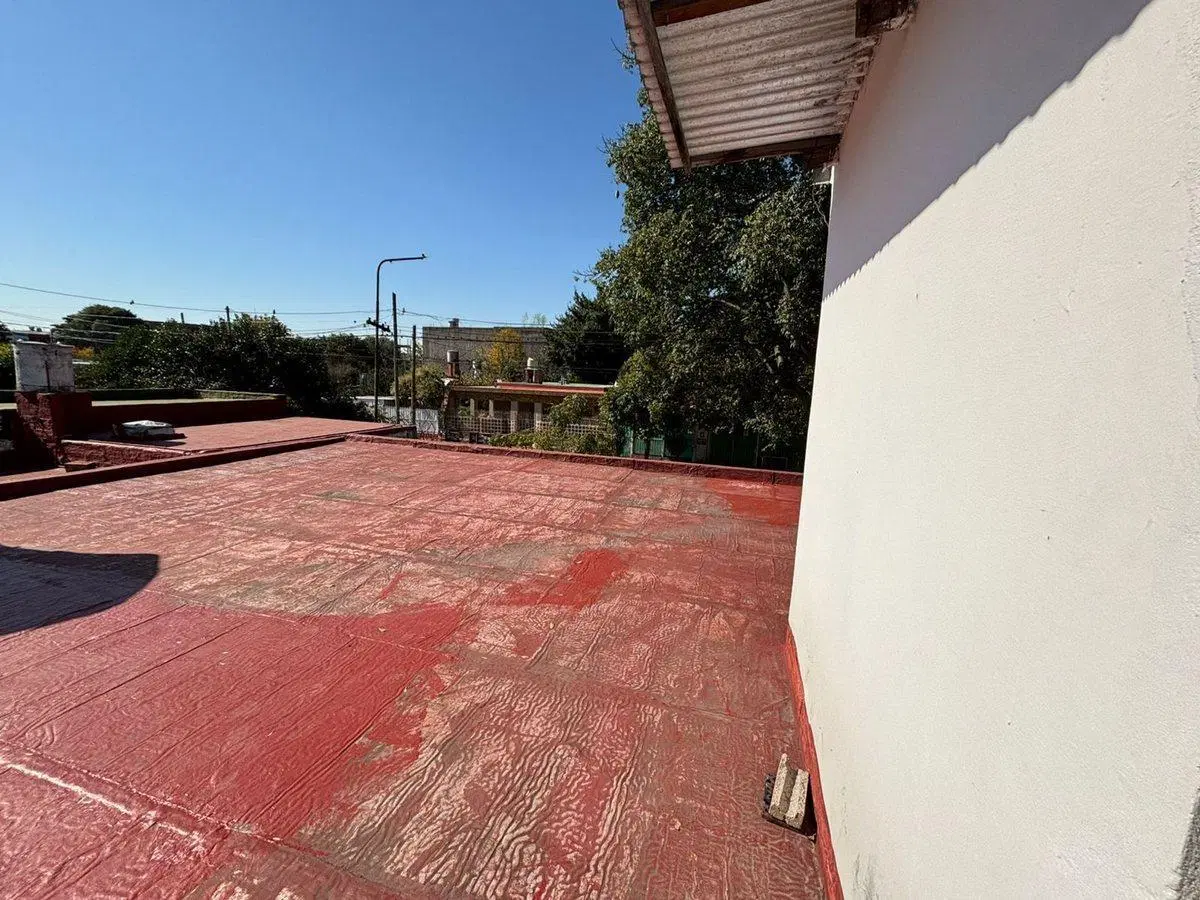CASA MULTIFAMILIAR   EN VILLA TESEI 8