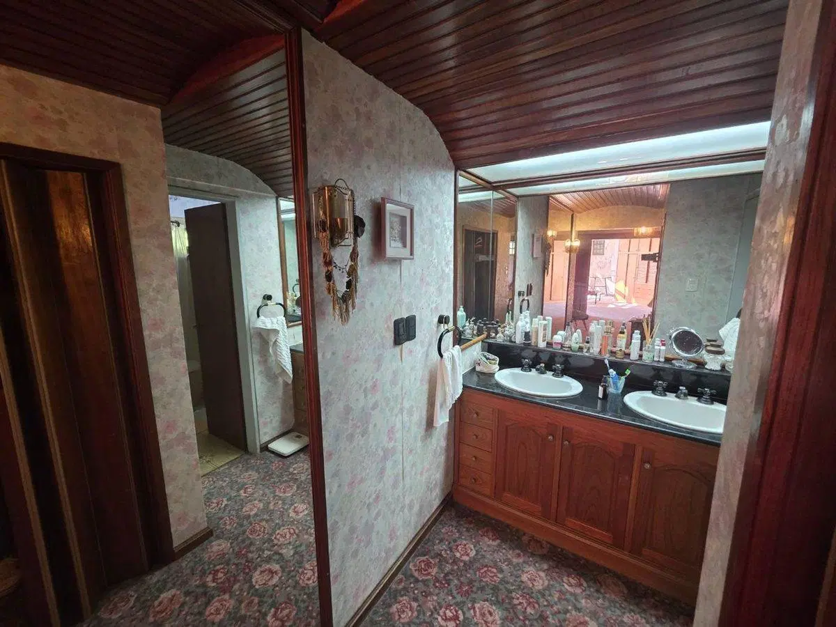 CHALET 6 AMB LOTE DE 1600 MTS 470 MTS CUB PILETA 3