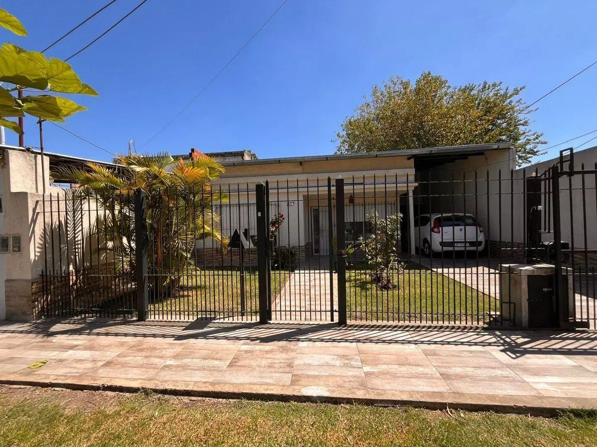 VENTA CASA 3 AMB. VILLA TESEI. FINANCIA PERMUTA 5