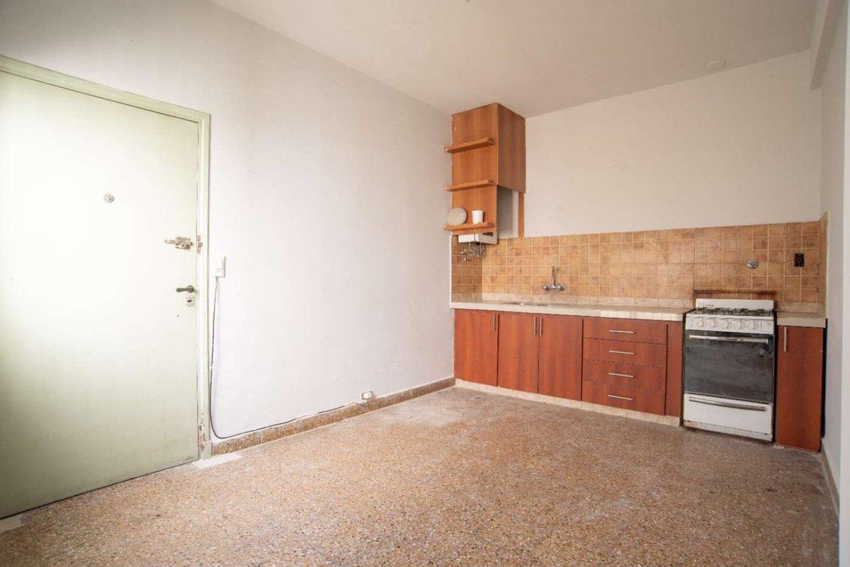 Foto de VENTA DEPARTAMENTO 3 AMBIENTES FRENTE SAN MARTÍN, imagen 3