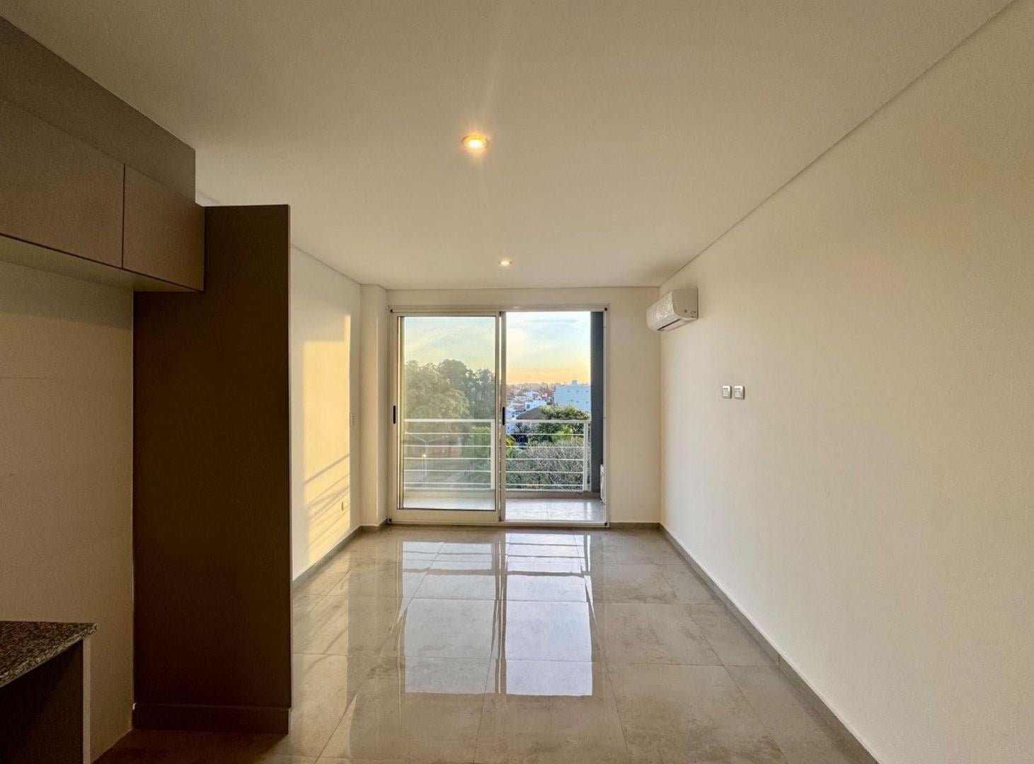 Foto de VENTA DEPARTAMENTO HURLINGHAM A ESTRENAR MONOAMB, imagen 1