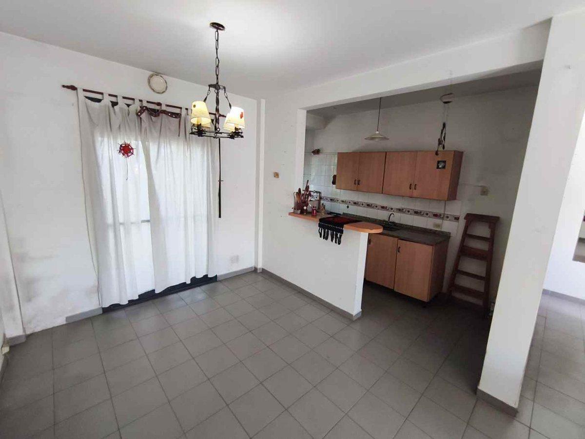 Foto de Venta Dpto 3 Amb 2 piso x Escalera Tesei CREDITO, imagen 2