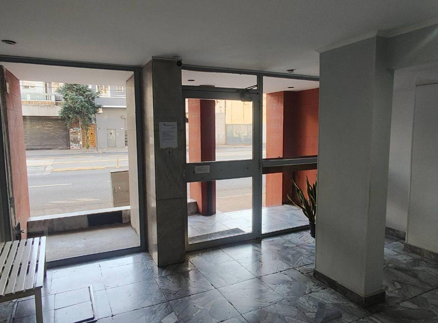 Foto de VENTA 2 amb. cfte. - Av.Juan B. Justo Villa Crespo, imagen 2
