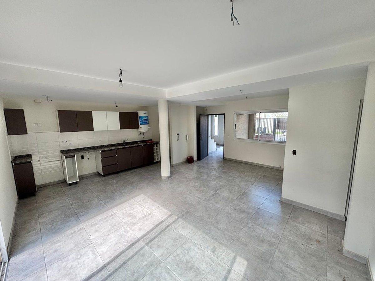 Foto de VENTA DEPARTAMENTOS 3 AMBIENTES - HURLINGHAM, imagen 2