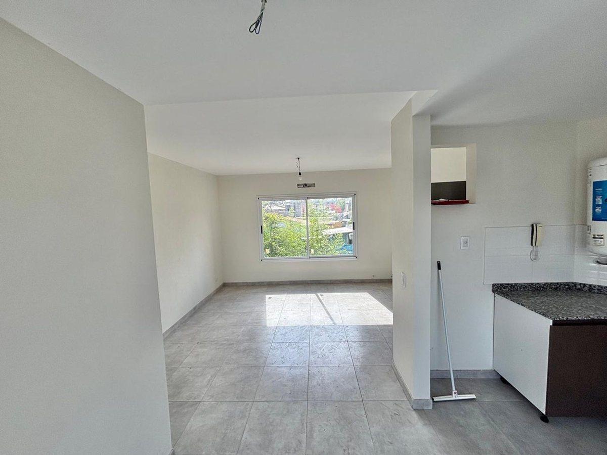 Foto de DEPARTAMENTO 3 AMBIENTES - HURLINGHAM, imagen 2