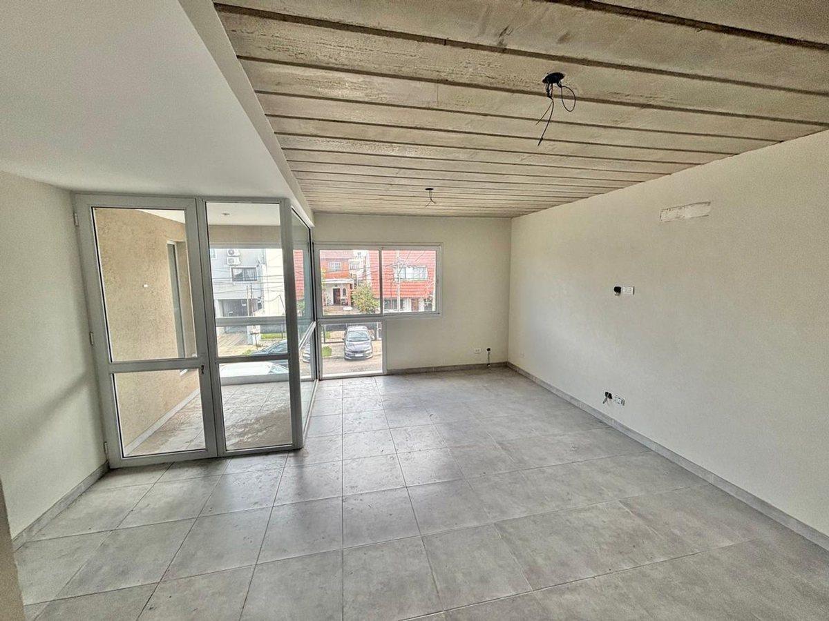 Foto de DEPARTAMENTO 2 AMBIENTES EN VENTA - HURLINGHAM, imagen 3