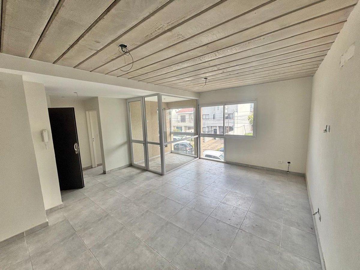 Foto de DEPARTAMENTO 2 AMBIENTES EN VENTA - HURLINGHAM, imagen 4