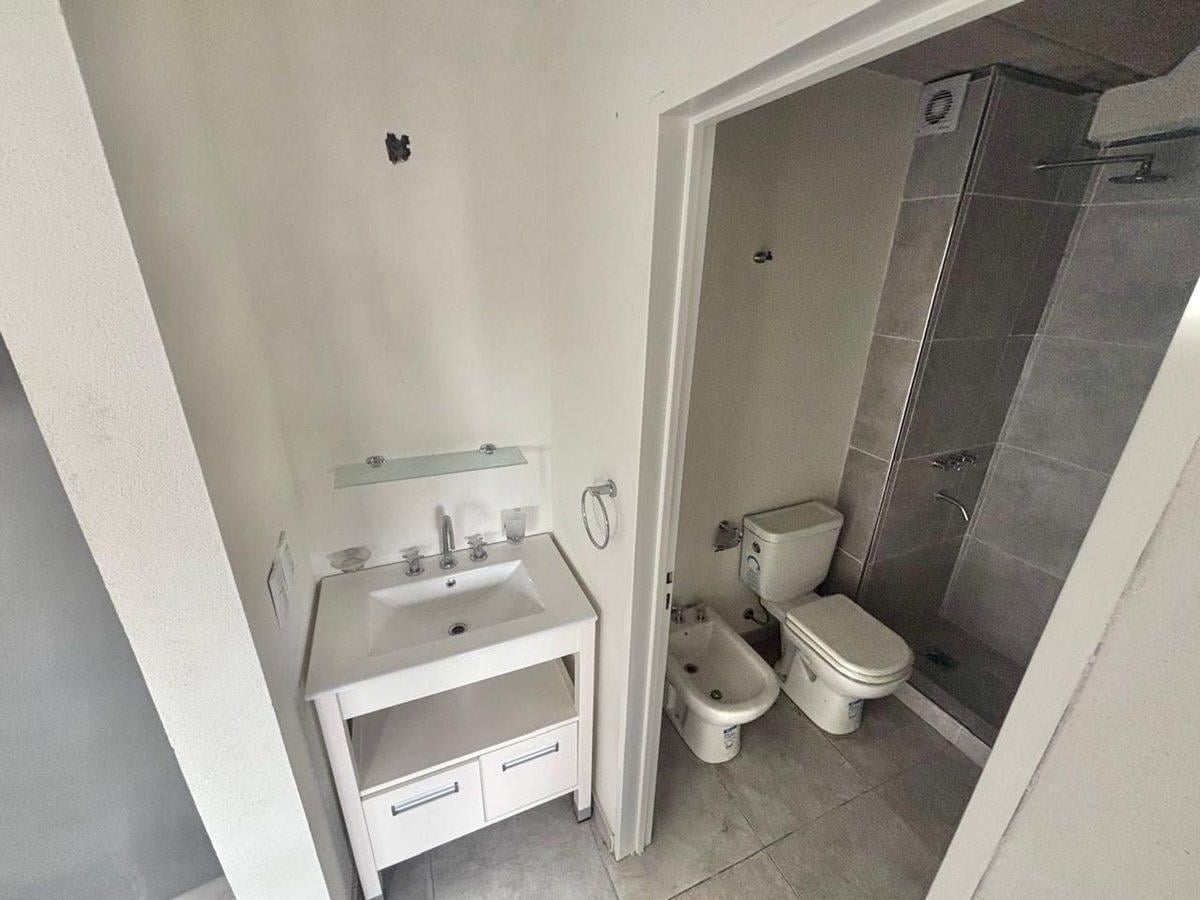Foto de DEPARTAMENTO 2 AMBIENTES EN VENTA - HURLINGHAM, imagen 5