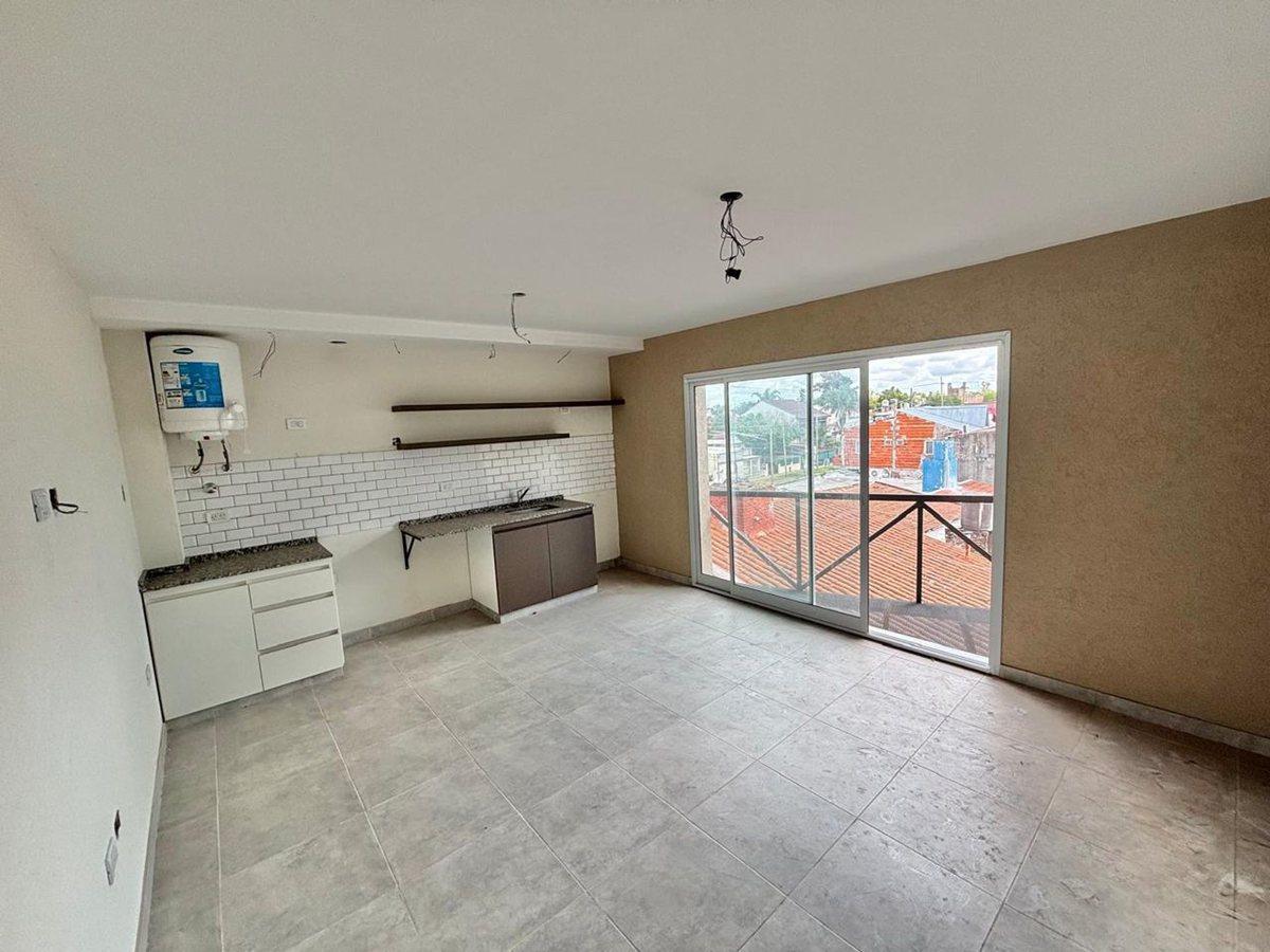 Foto de DEPARTAMENTO 2 AMBIENTES EN VENTA - HURLINGHAM, imagen 3