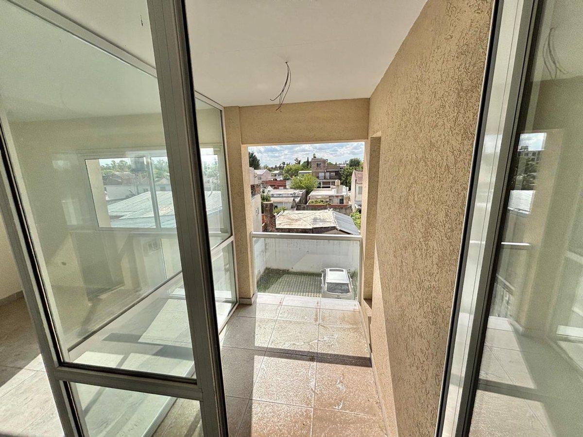 Foto de DEPARTAMENTO 2 AMBIENTES EN VENTA - HURLINGHAM, imagen 3