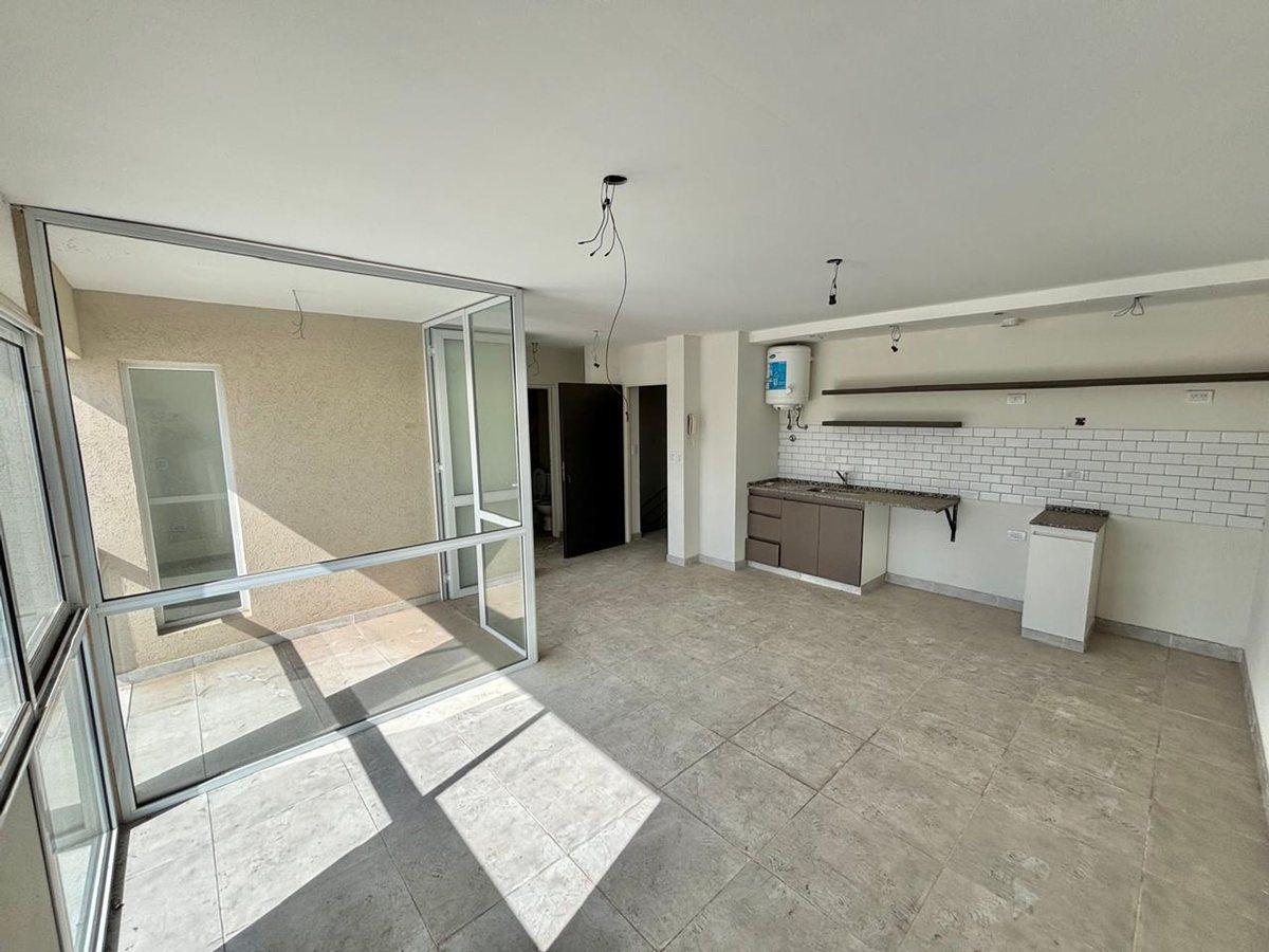 Foto de DEPARTAMENTO 2 AMBIENTES EN VENTA - HURLINGHAM, imagen 4
