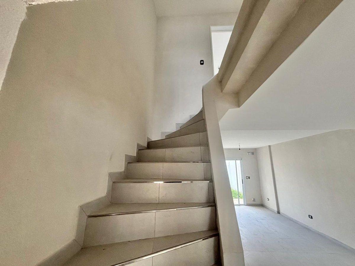 Foto de DUPLEX EN VENTA - HURLINGHAM, imagen 2