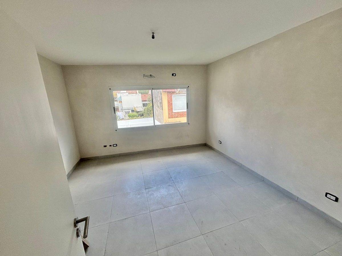 Foto de DUPLEX EN VENTA - HURLINGHAM, imagen 4