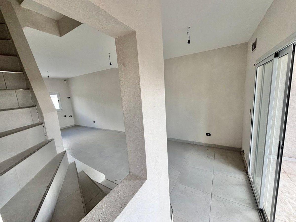 Foto de DUPLEX EN VENTA - HURLINGHAM, imagen 4