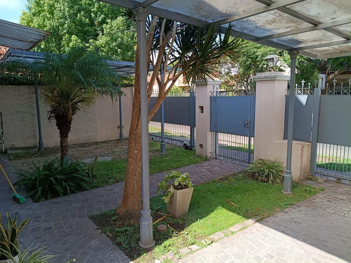 Foto de Venta casa 2 plantas 4 amb pileta quincho, imagen 1