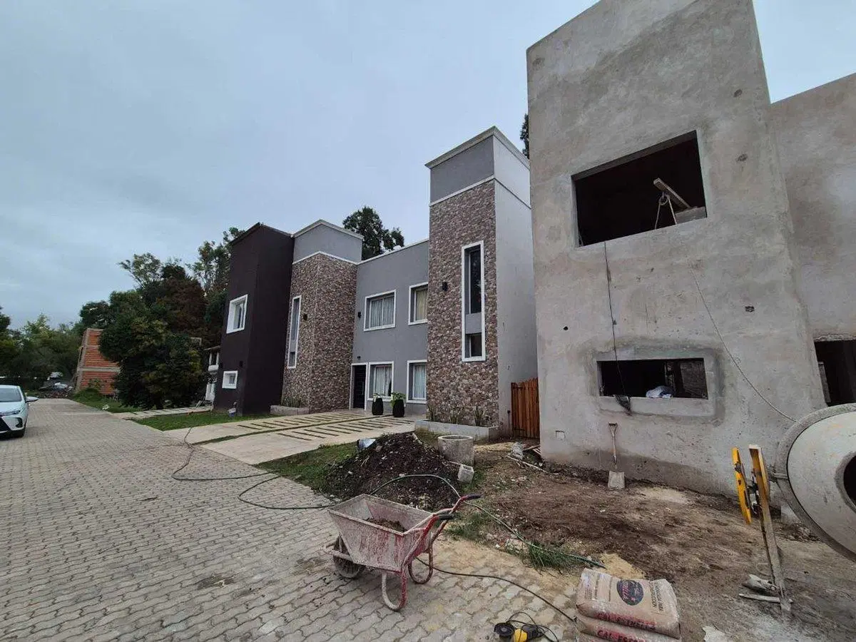 VENTA CASA EN POZO 3 AMB  BARRIO CERRADO / PERMUTA 3
