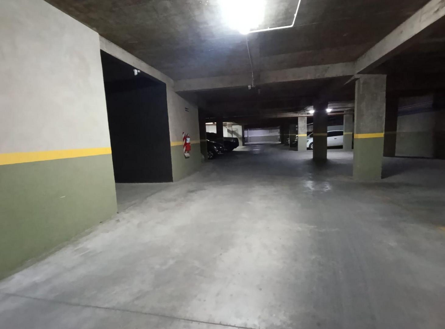 Foto de VENTA DEPARTAMENTO 1 AMB - COCHERA HURLINGHAM, imagen 2