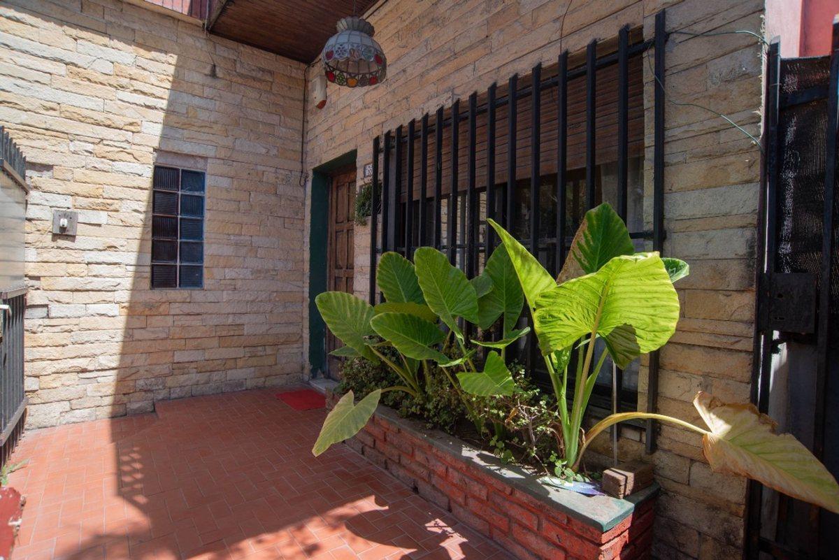 Foto de VENTA CASA 6 AMBIENTES HURLINGHAM CRÉDITO PERMUTA, imagen 3