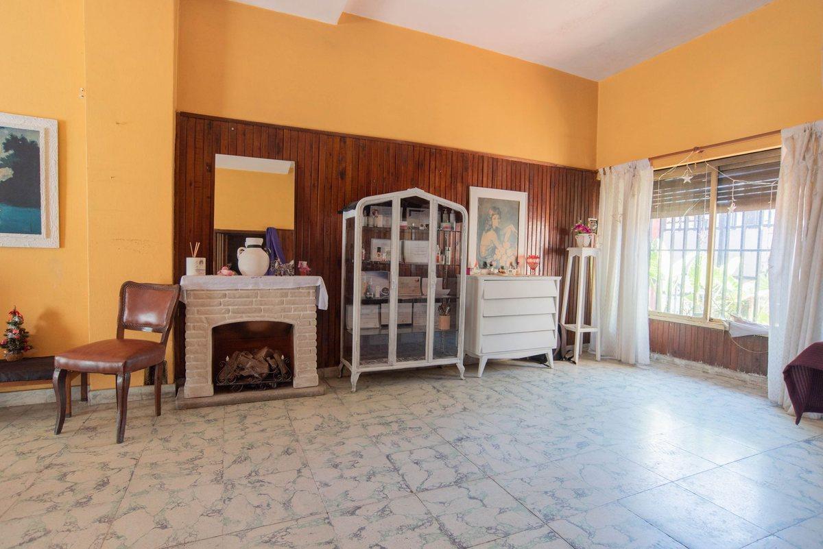 Foto de VENTA CASA 6 AMBIENTES HURLINGHAM CRÉDITO PERMUTA, imagen 2
