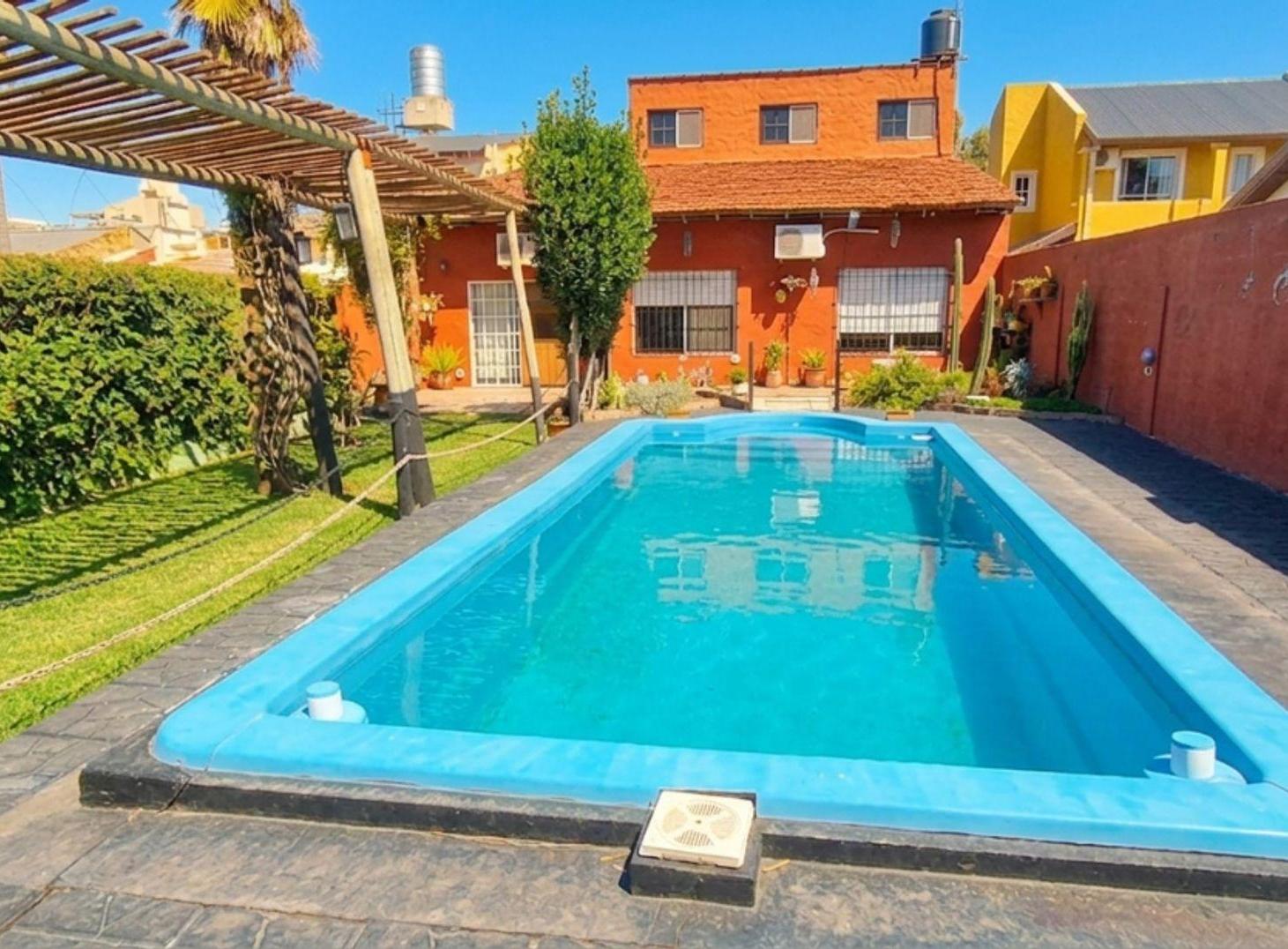 Foto de Casa 4 amb-4 bños-Fondo-Quincho-Pileta-Gge x 6, imagen 1