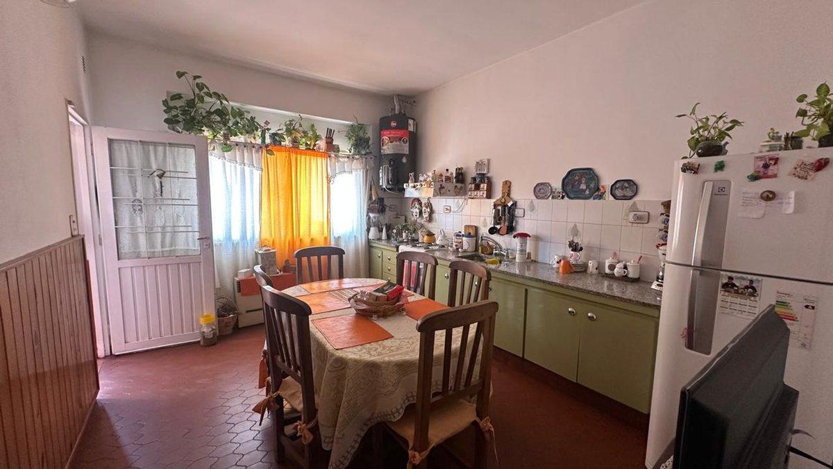 Foto de Venta casa 3amb jardin garage Villa Tesei, imagen 2