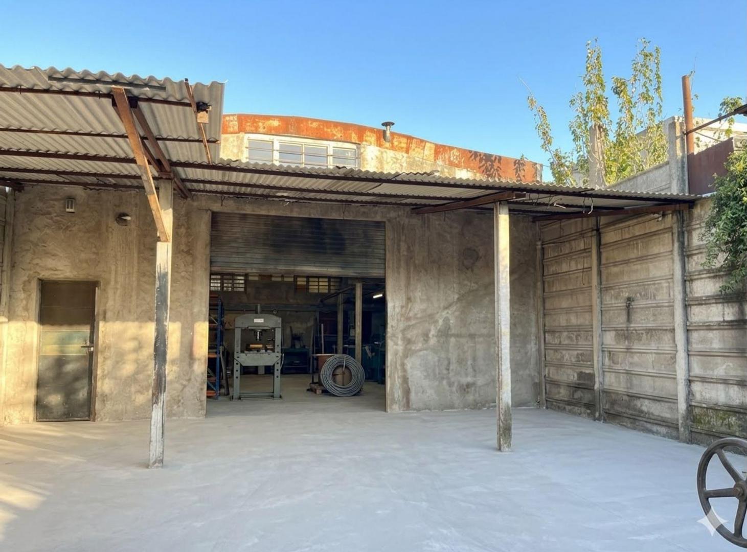 Foto de VENTA Galpón Industrial Loma Hermosa APTO CREDITO, imagen 3