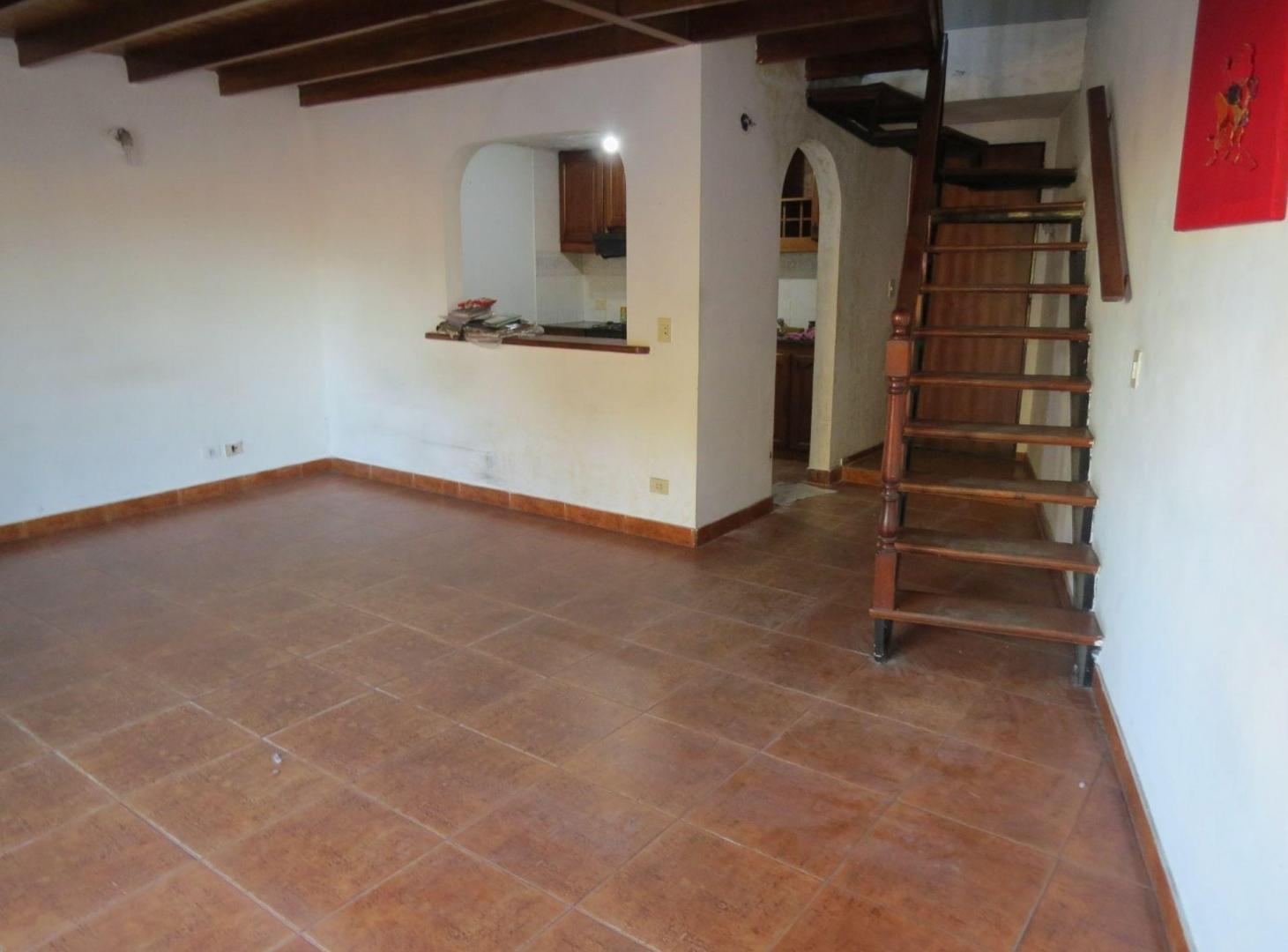 Foto de Venta PH 3 Ambientes sobre Av. Vergara Hurlingham, imagen 1