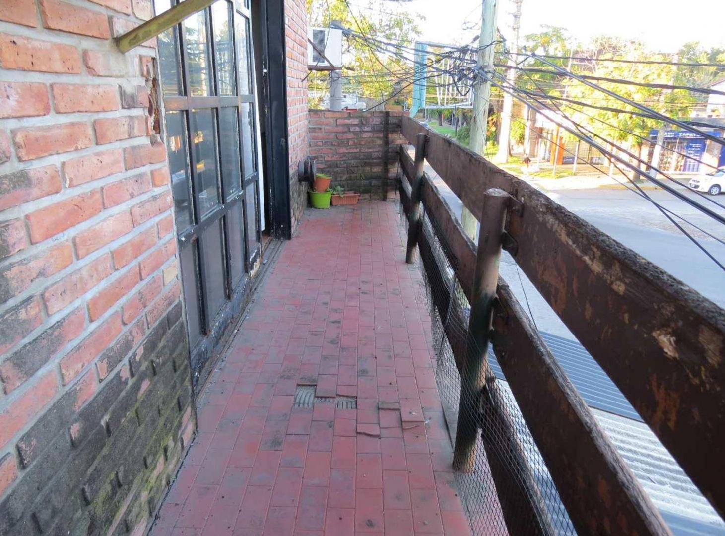 Foto de Venta PH 3 Ambientes sobre Av. Vergara Hurlingham, imagen 2