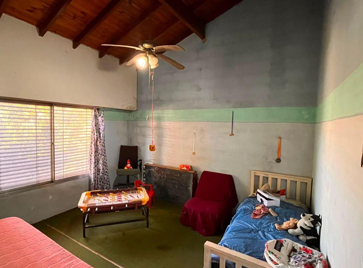 Foto de VENTA Casa 5 amb con PARQUE Y PILETA. PERMUTA, imagen 2