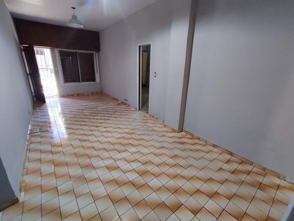 Foto de Alquiler Casa con Local en Zona Comercial Tesei, imagen 2