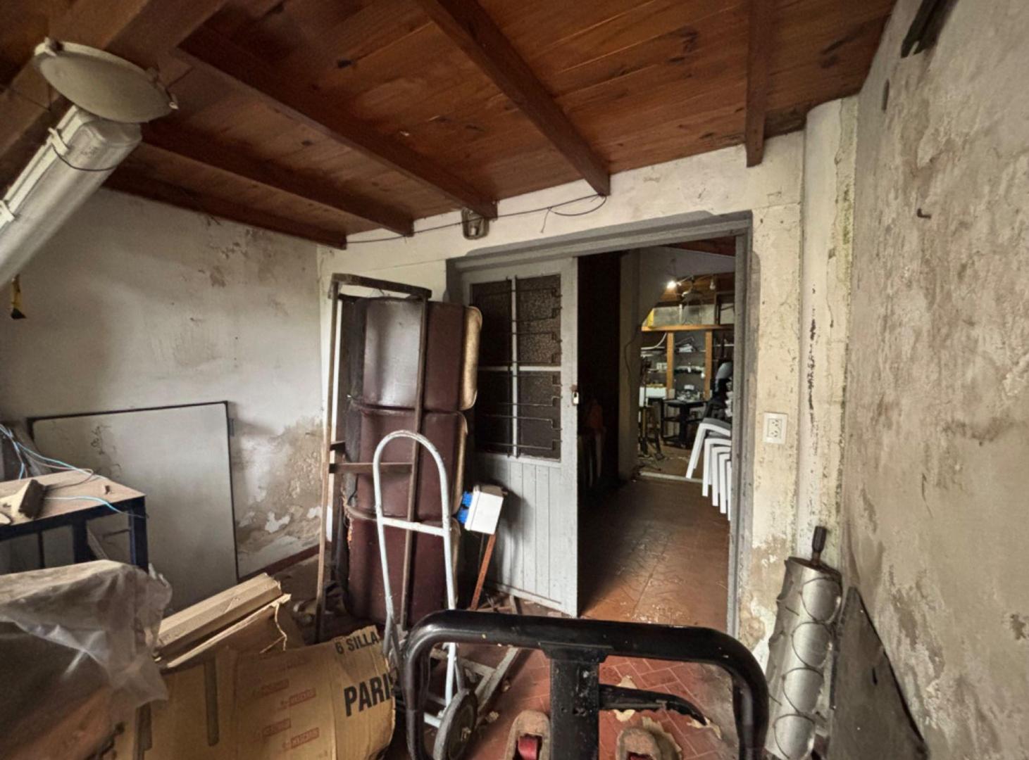 Foto de VENTA CASA DEPOSITO 4 AMB HAEDO LOTE INVERSIÓN, imagen 3