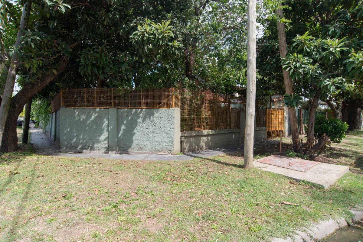 Foto de VENTA CASA 3 AMBIENTES HURLINGHAM ACEPTA PERMUTA, imagen 2