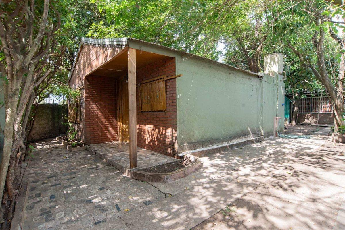 Foto de VENTA CASA 3 AMBIENTES HURLINGHAM ACEPTA PERMUTA, imagen 4