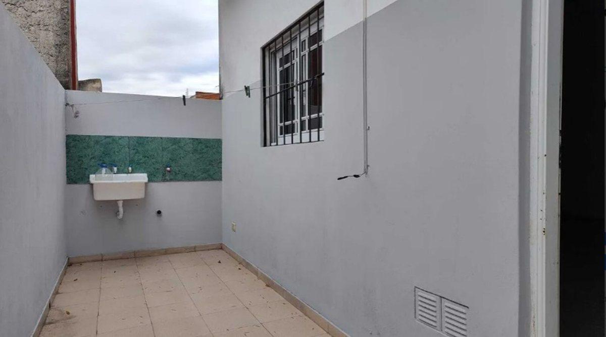 Foto de DEPARTAMENTO VENTA PATIO 2 AMB MORON APTO CREDITO, imagen 2