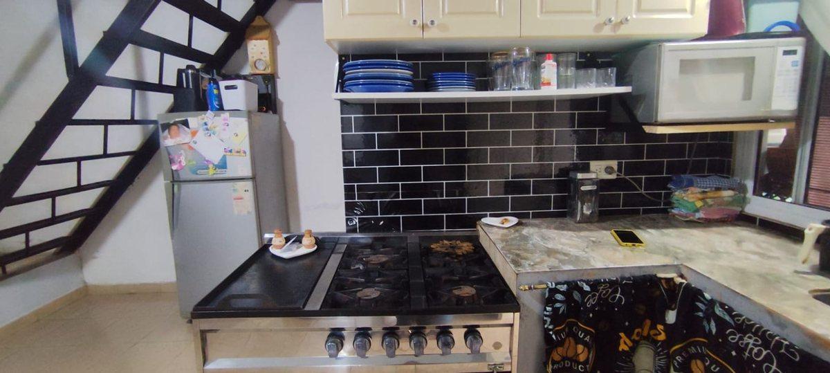 Foto de VENTA CASA 3 AMB -DERQUI - PILAR, imagen 2